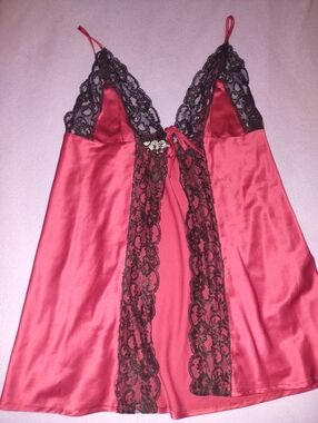 Women’s Red Satin & Black Lace Chemise